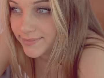 latina cam girl mia_milagros image #953043