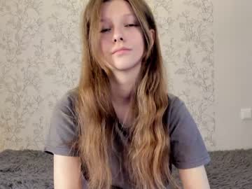 latina cam girl alainaestrada image #3660544