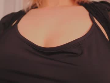 latina cam girl angella_kleee image #2689972