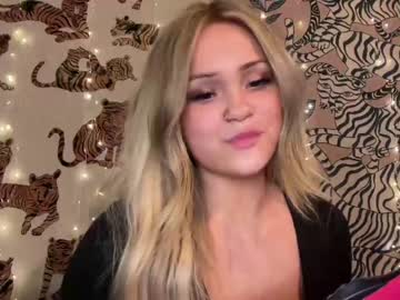latina cam girl ari_02 image #3550667