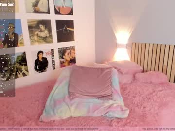 latina cam girl little_effy18 image #2876494