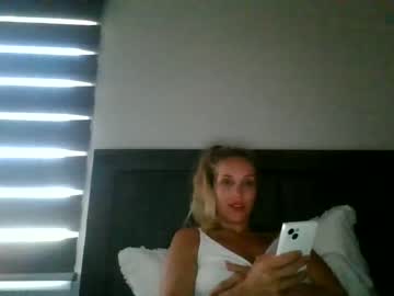 latina cam girl yourassistantzoey image #1354583