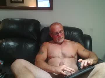 latina cam man hangsgoesdeep image #1889134