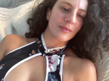 latina cam girl annareyle image #1630842