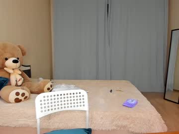 latina cam girl yana_squrel_22 image #700197