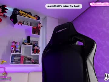 latina cam girl yesikasaenz image #4009290
