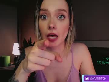 latina cam girl _yvie_ image #2588771