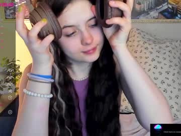 latina cam girl nessa_more image #2294407