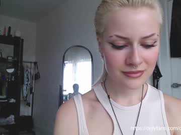 latina cam girl _mllymoore_ image #1469674