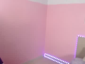 latina cam girl little_effy18 image #927135