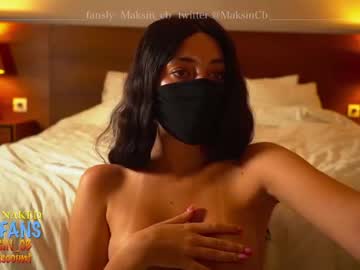 latina cam girl maksin_cb image #2169283