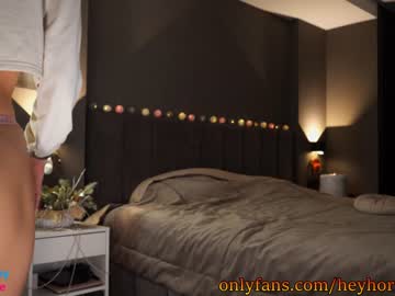 latina cam girl heyhorny_cb image #647312