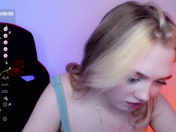latina cam girl small_blondee image #2844887