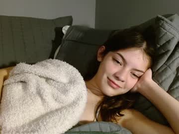 latina cam girl miafosterx image #3885743