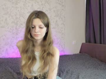 latina cam girl alainaestrada image #3690474