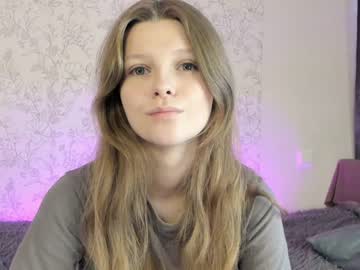 latina cam girl alainaestrada image #3689468