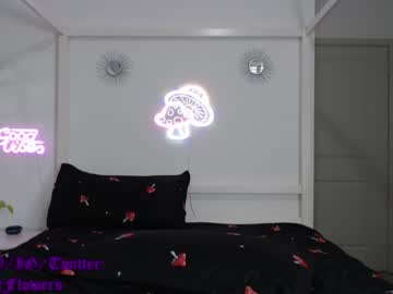 latina cam girl violetttflowers image #1132242