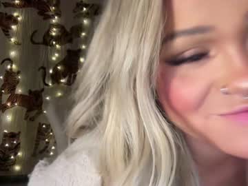 latina cam girl ari_02 image #3785583