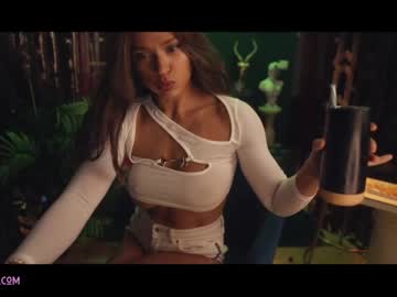 latina cam girl lucieoude_ image #1484161