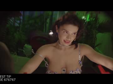 latina cam girl lucieoude_ image #2496240