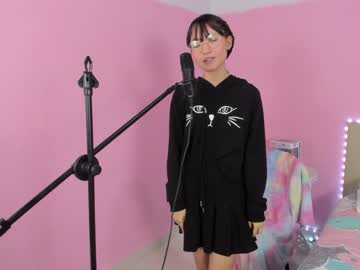 latina cam girl little_effy18 image #1411274