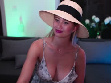 latina cam girl stella_and_stephan image #3170486