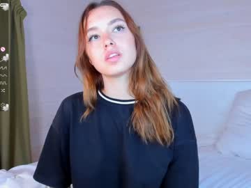 latina cam girl darling_kira image #1776453