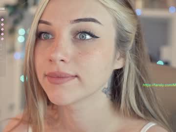 latina cam girl mia_milagros image #1378565