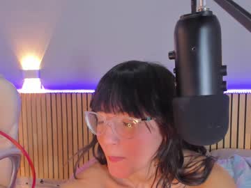 latina cam girl little_effy18 image #4129544