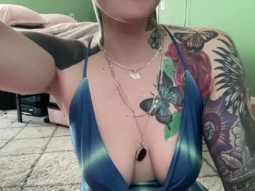latina cam girl oftenelle image #1969612