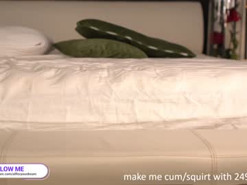 latina cam girl dovia image #3842450
