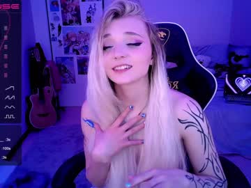latina cam girl _b_a_n_s_h_e_e_ image #2910124