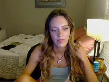 latina cam girl emmmafox14 image #3124821