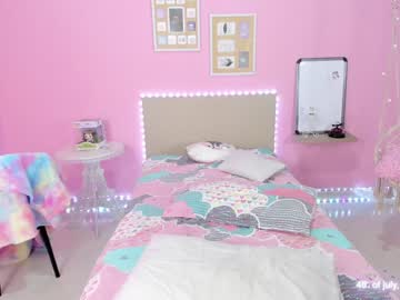 latina cam girl little_effy18 image #1407224