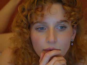 latina cam girl ellaa91 image #4094286