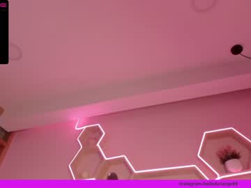latina cam girl bella_adams_ image #1107347
