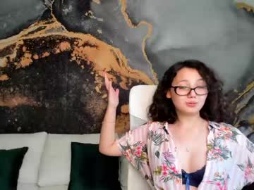 latina cam girl your_lilly_girl image #1313370