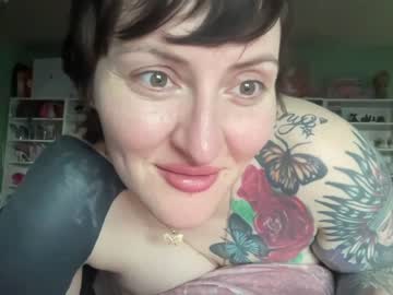 latina cam girl oftenelle image #3053491