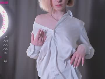 latina cam girl whitee_angel image #2289320