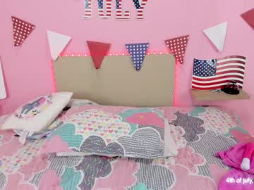 latina cam girl little_effy18 image #1421620
