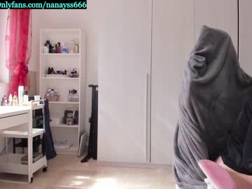 latina cam girl nanayss666 image #2682175