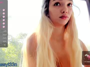 latina cam girl sassyt33n image #3566081