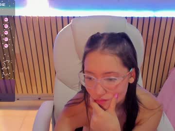 latina cam girl little_effy18 image #4105590