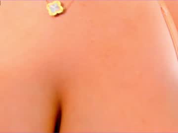 latina cam girl akura_01 image #699041