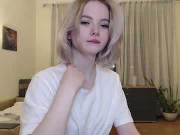 latina cam girl yvaine777 image #558893