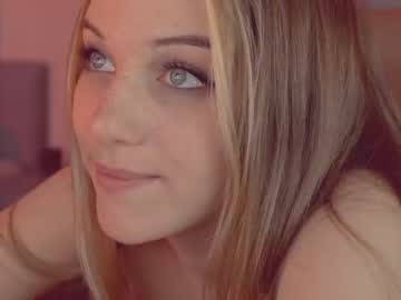 latina cam girl mia_milagros image #952547