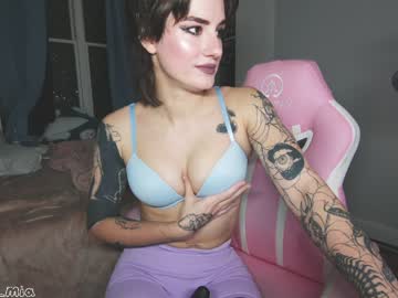 latina cam girl aynmarie image #3119880