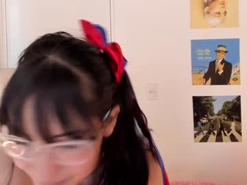 latina cam girl little_effy18 image #3148677