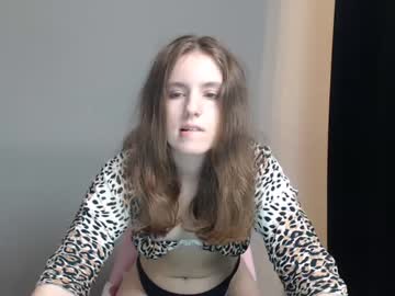 latina cam girl mija_mari image #2064176