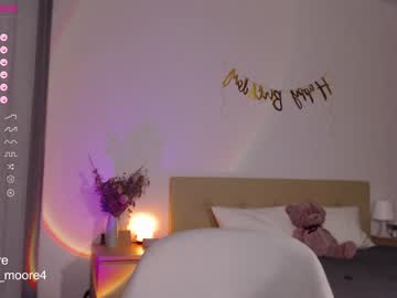 latina cam girl lumoore image #3333123